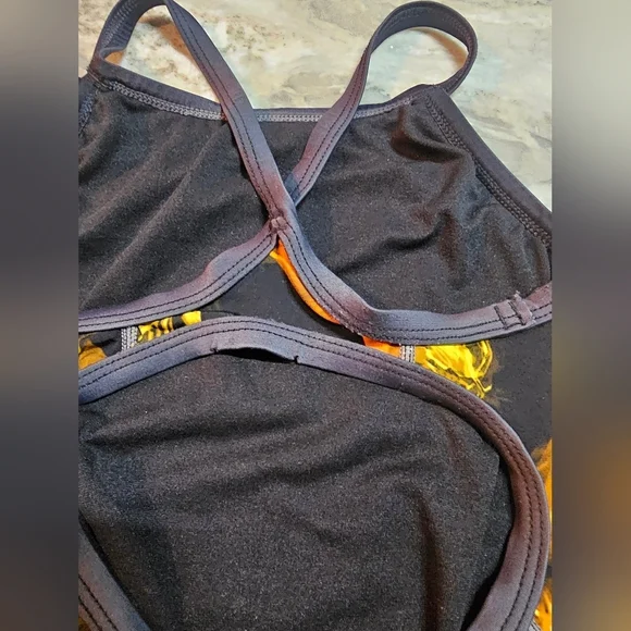 TYR Durafast One-Piece Swimsuit Yellow Abstract Print Crisscros Size 30 S 4/6 - Picture 6 of 6